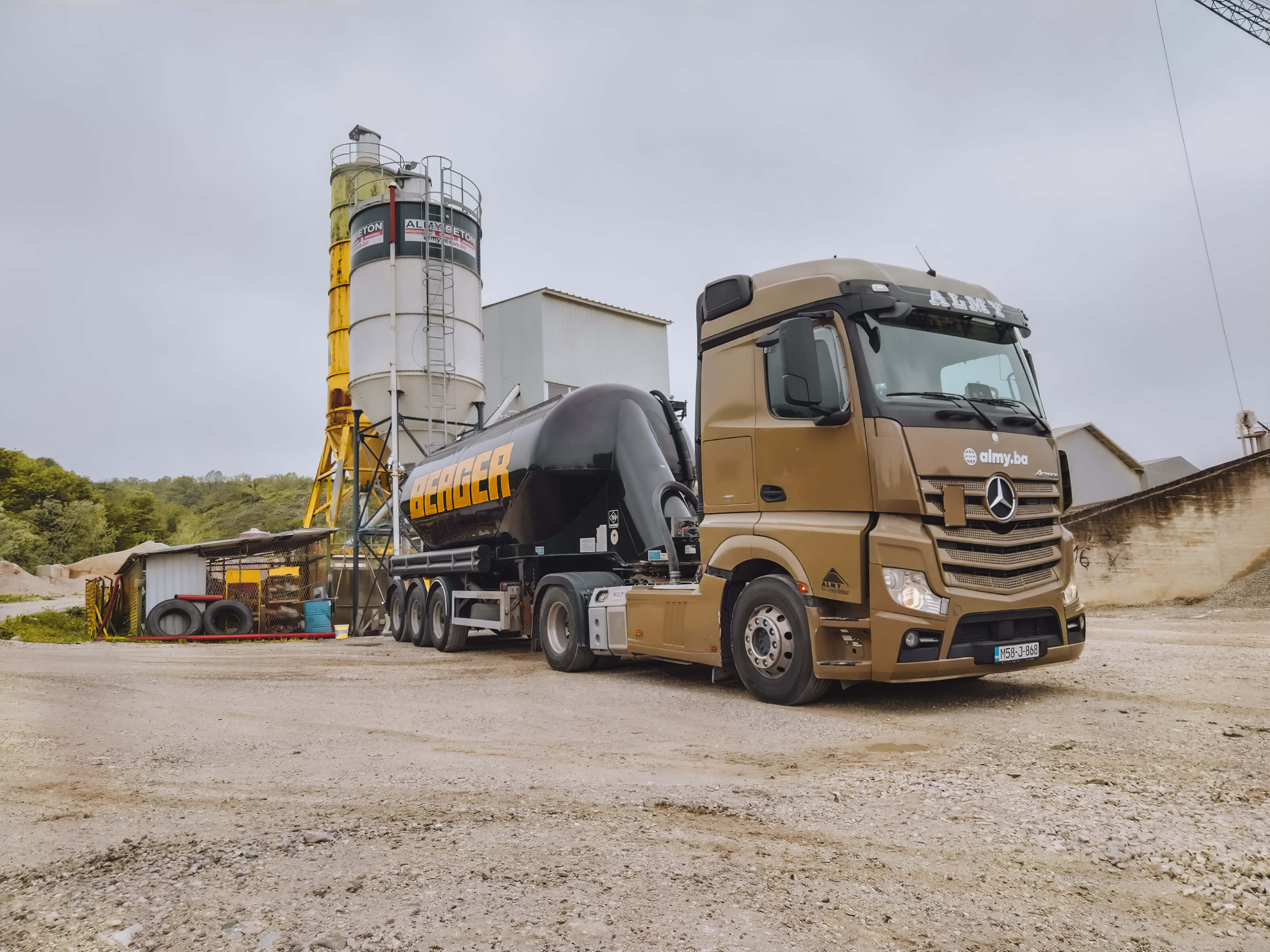 Kamion za transport ALMY Zenica